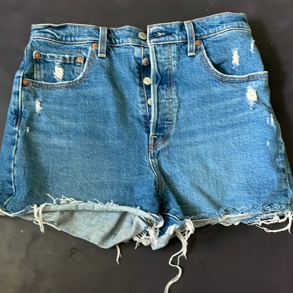 Levi’s ribcage shorts